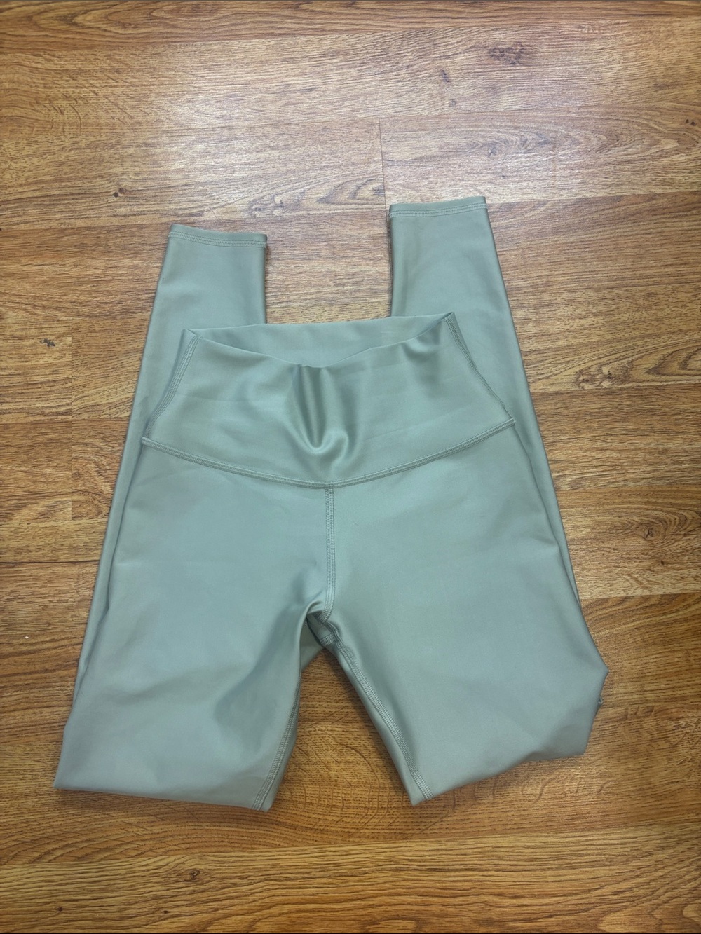ALO Yoga High-Waist Leggings in Sage Green